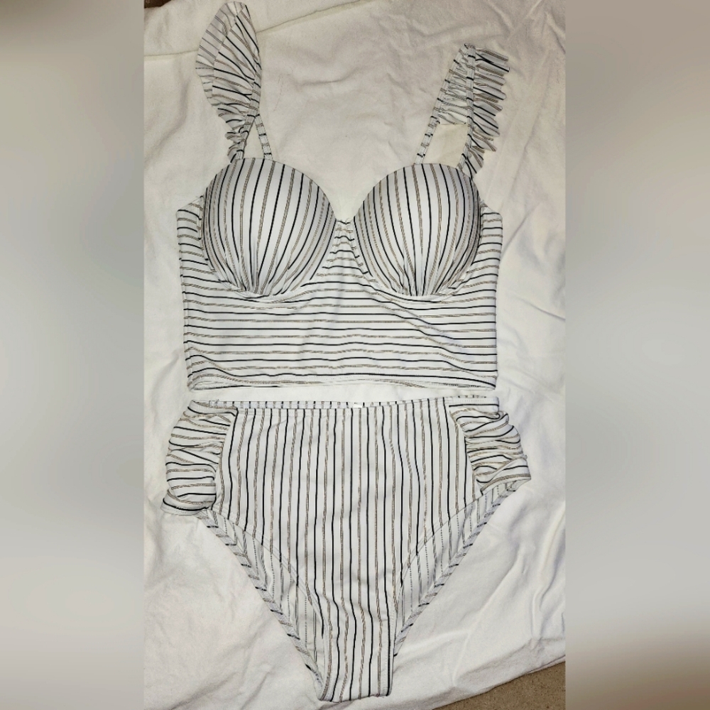 SZ L Shein Swim Women's Tankini Camisole Top with Ruffled Trim, Push Up 2pc Set